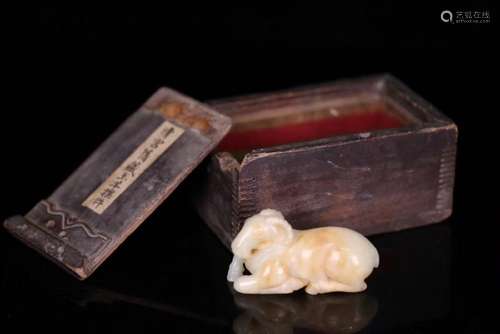 A SHEEP SHAPED HETIAN JADE PENDANT