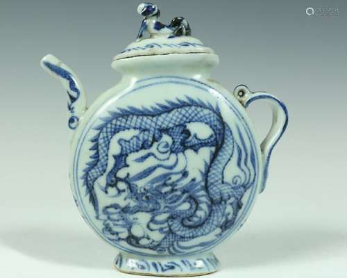 BLUE & WHITE DRAGON PATTERN FLAT VASE