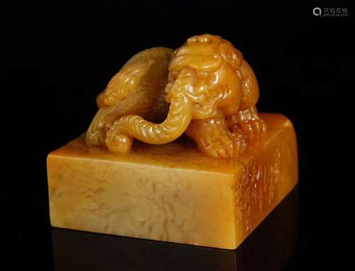 A TIANHUANG STONE BEAST SHAPED SEAL