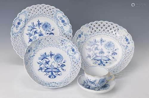 Four parts Meissen Blue Onion Pattern, around1900 until