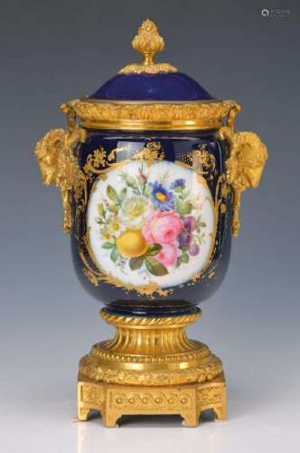 lidded vase, France, around 1870-80, porcelaincobalt