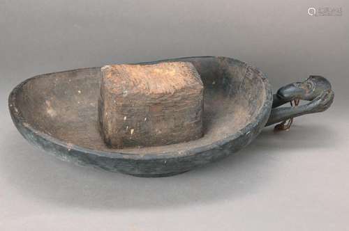 Omphalus bowl, navel determining 'navel of