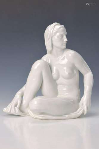 figurine, Meissen, Robert Ullmann, 1939, woman on one