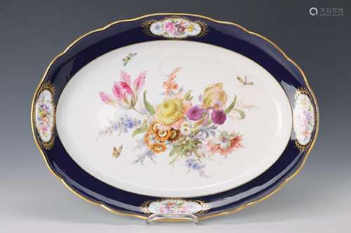 Large platter, Meissen, around 1880, edge cobalt blue