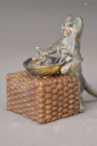 Vienna Bronze, 2.H.20.th. century, cat sellingmice