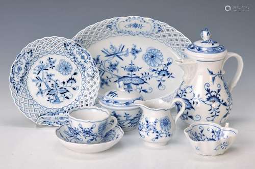 Mocha set, Meissen, around 1960s, Blue Onion Pattern