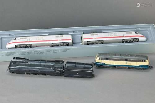 Märklin, 3 Locomotives and one railcar, gauge exactness