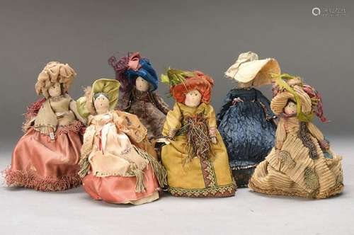 collection of 14 small fashion dolls, Middle until