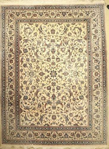 Esfahan fine Carpet, China, approx. 40 years, wool