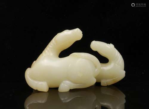 CHINESE WHITE JADE CARVED HORSE GROUP