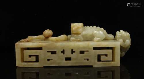 CHINESE JADE CARVED FOOLIONS