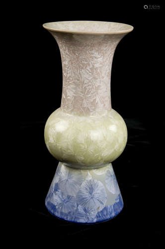 JingDeZhen Tri-colored Porcelain Vase with Pine Needle Shaped Glaze