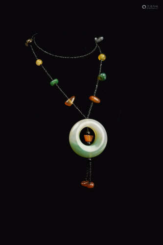 An Agate Ring Pendant Necklace