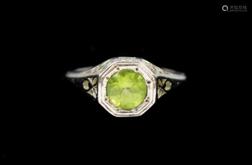 A Sterling Silver Ring with Peridot