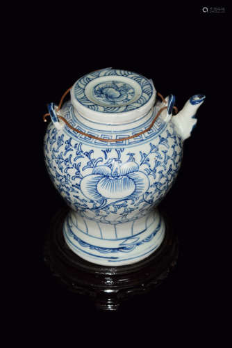 [Chinese] A Republic Era Blue and White Porcelain Tall Teapot