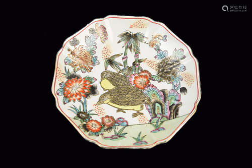 [Chinese] An Old Exporting Porcelain Decorative Plate with Enamel Colour