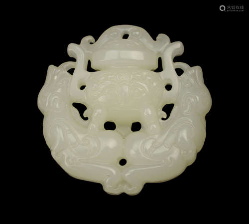 [Chinese] A White Jade Plaque with Pixiu and Suanni Design