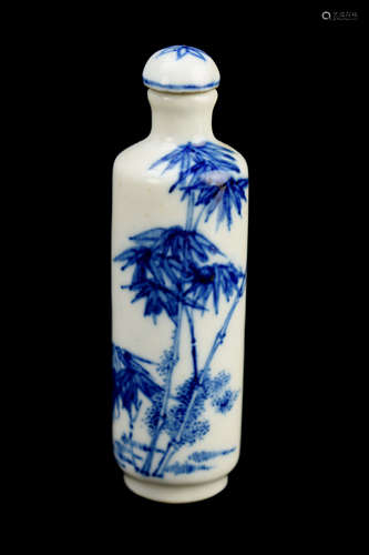 [Chinese] A Republic Era Blue and White Porcelain Snuff Bottle with Bamboo Pattern