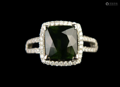 A Green Tourmaline Ring with Diamond Splints