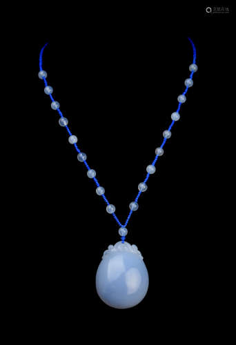 A Blue Chalcedony Pendant