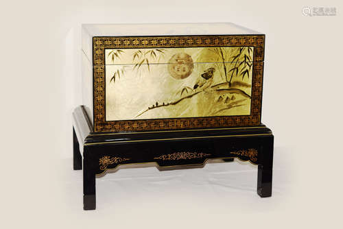 [Chinese] A Black Lacquered Chest with Gold Leaf Painted with Birds on Branch