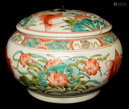 A Chinese Penta-Colour (Wucai) Lotus and Fish Round Box with Lid, marked as 