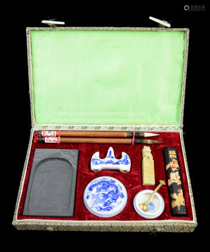 A Set of Mini Chinese Traditional Stationary Set