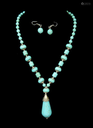 A Tibetan Style Turquoise Bead Necklace with Earrings
