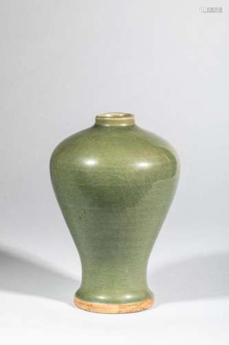 Vase Meipïng en porcelaine du Longquan à glaçure m...