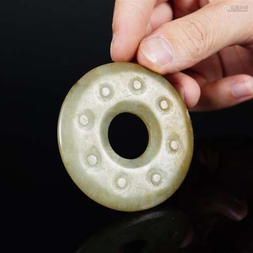 DISQUE EN JADE NEPHRITE VERT INFUSE DE ROUILLE, BI...