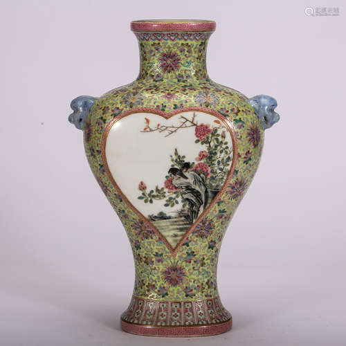 CHINESE FAMILLE ROSE PORCELAIN VASE