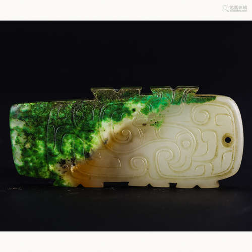 CHINESE ARCHAIC JADE PENDANT