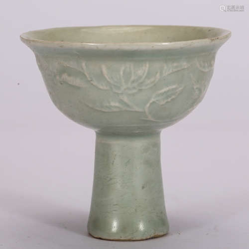 CHINESE CELADON GLAZED PORCELAIN STEM CUP