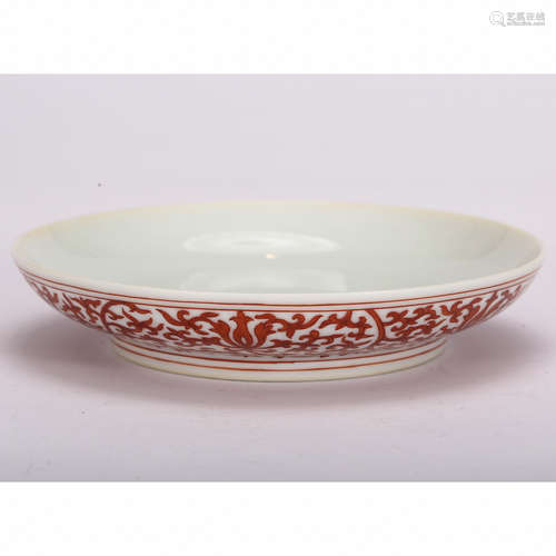 CHINESE RED FOLIAGE PORCELAIN PLATE