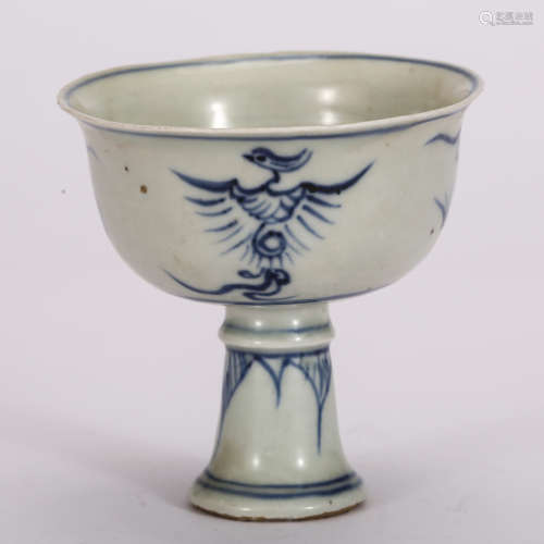 CHINESE B/W PORCELAIN STEM CUP
