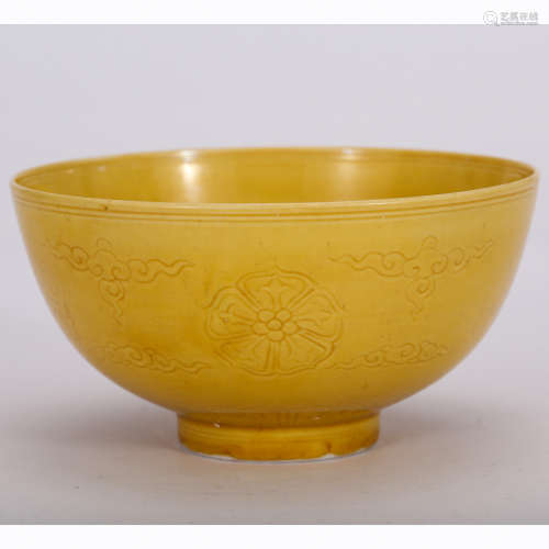 CHINESE YELLOW GROUND PORCELAIN BOWL