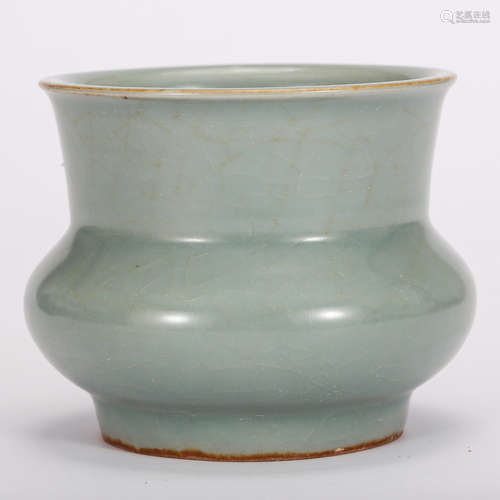 CHINESE CELADON GLAZED PORCELAIN SPITTOON