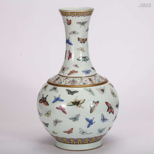 CHINESE FAMILLE ROSE BUTTERFLY PORCELAIN VASE