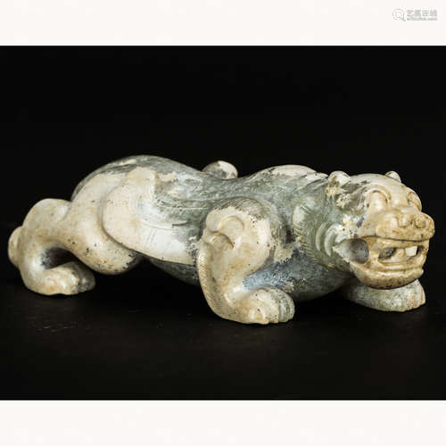 CHINESE ARCHAIC JADE BEAST