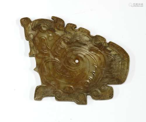 A Chinese jade plaque,of an archaic bird with engraved details,8cm long仿古鸟式玉佩