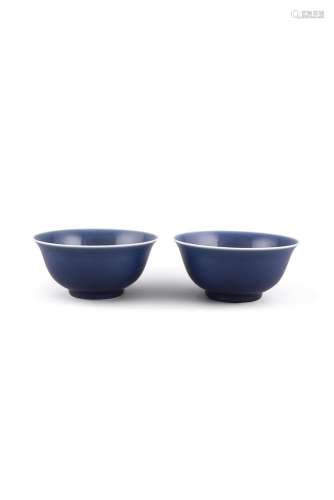 A PAIR OF MONOCHROME BLUE GLAZED BOWLS, Qianlong (1736-1795) each with gently rounded sides and