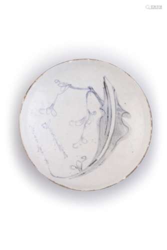A ‘VUNG TAO’ BLUE AND WHITE CARGODISH,17th century, bearing original Christies lot label,7 April