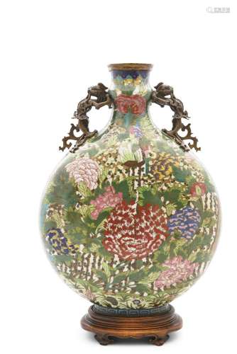 A LARGE CLOISONNÉ ENAMEL MOON FLASK, Qing Period, 19th century, of flattened oval form, applied with