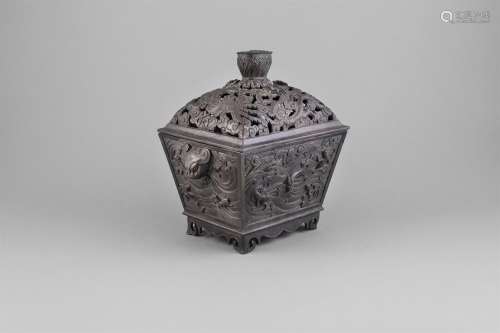 A LARGE BRONZE RECTANGULAR CENSER AND COVER, 17th century, the domed cover cast with oval finial and