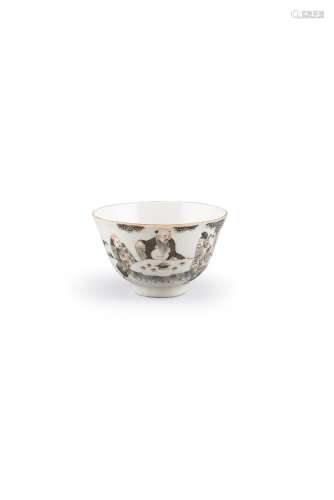 A DAOIST IMMORTAL TEABOWL, DAOGUANG (1821-1850) of flared shape painted en grisaille with