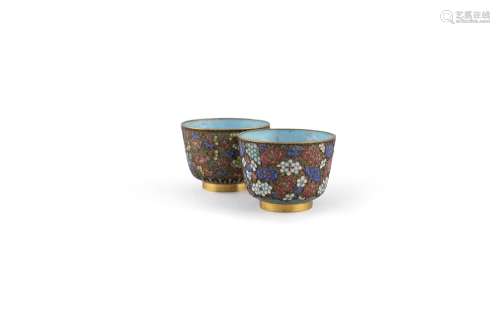A NEAR PAIR OF CHAMPLEVE CLOISONNE ENAMEL WINE CUPS, C.1800, each of slightly tapered form with gilt