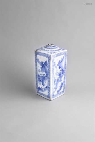 A MING DYNASTY BLUE AND WHITE SQUARE BOTTLE (c.1620 - 1644), the domed top with stepped concentric
