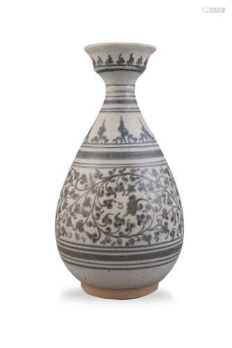 A BLUE AND WHITE SUKHOTHAI BOTTLE VASE, 16th Century, of pear shape with flared mouth, covered