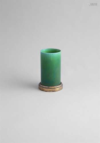 AN APPLE-GREEN GLAZED CYLINDRICAL VASE, Qing Dynasty (1644 -1911), with light crackle, the green