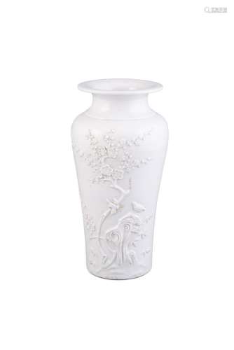 A CHINESE BLANC DE CHINE PORCELAIN VASE, DEHUA C.1700, the slightly tapering body decorated with